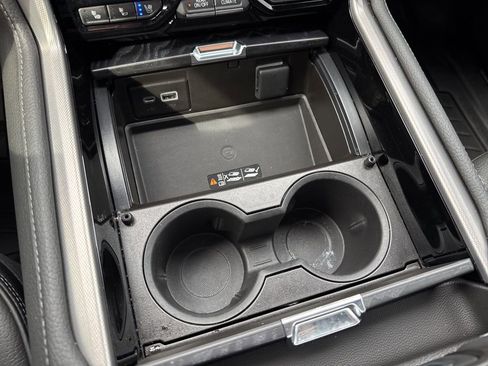 Used 2022 GMC Yukon Denali image 23