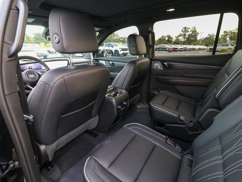 Certified 2026 Buick Enclave Avenir image 27