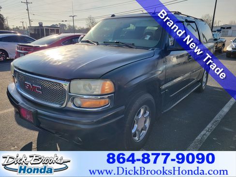 Used 2004 GMC Yukon XL Denali image 1