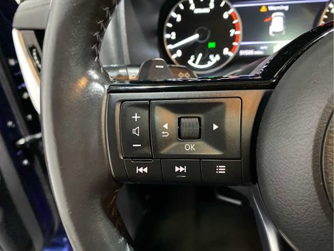 Used 2021 Nissan Rogue SV w/ Premium Package image 14