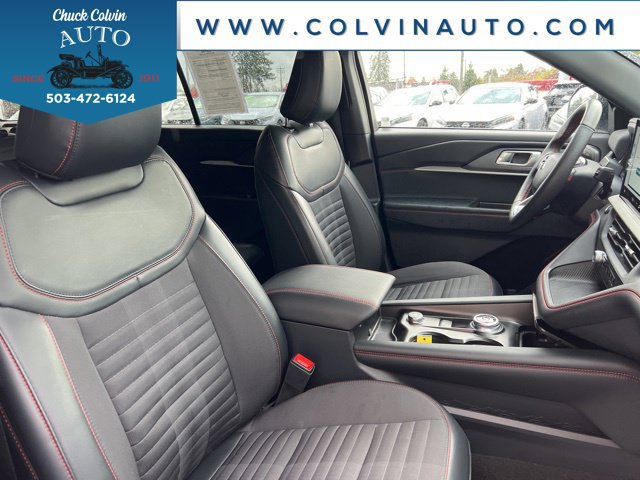 Used 2025 Ford Explorer ST-Line w/ ST-Line Street Pack AWD/4WD image 19