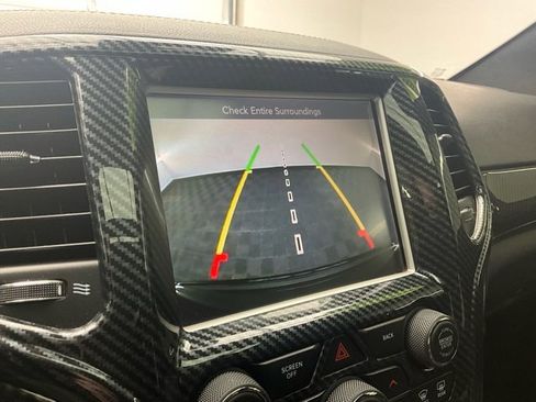 Used 2016 Jeep Grand Cherokee SRT image 5