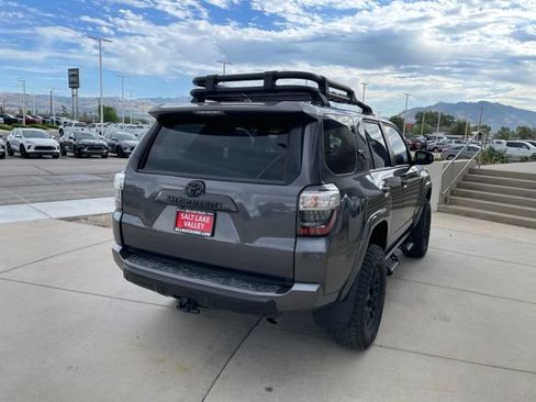 Used 2021 Toyota 4Runner TRD Off-Road Premium w/ Moonroof Package AWD/4WD image 5
