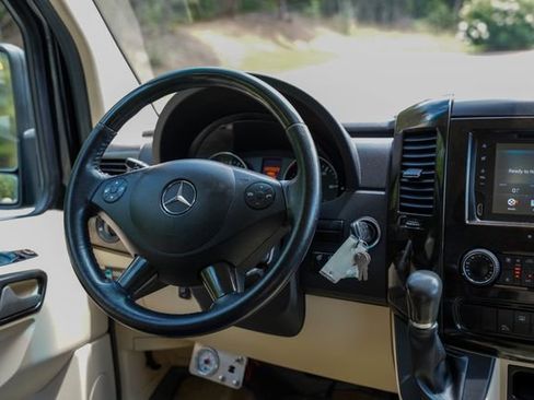 Used 2016 Mercedes-Benz Sprinter 2500 image 4