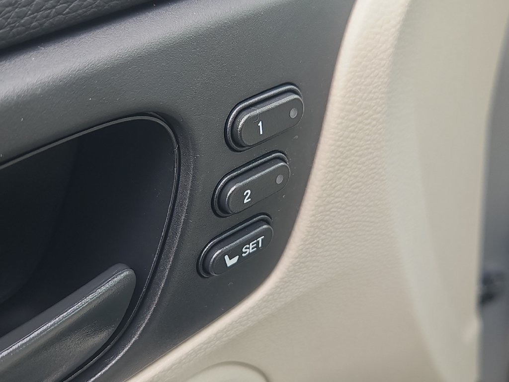 Used 2025 Honda Odyssey EX-L image 18