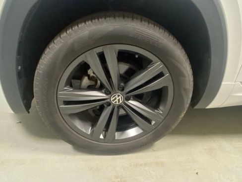 Used 2021 Volkswagen Atlas Cross Sport SE w/ Panoramic Sunroof Package AWD/4WD image 5