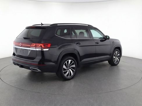Used 2025 Volkswagen Atlas SE FWD image 9