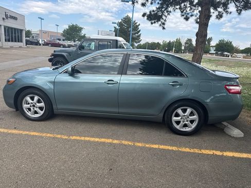 Used 2009 Toyota Camry LE FWD image 10