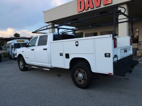 Used 2022 RAM 2500 Tradesman w/ Chrome Appearance Group AWD/4WD image 6