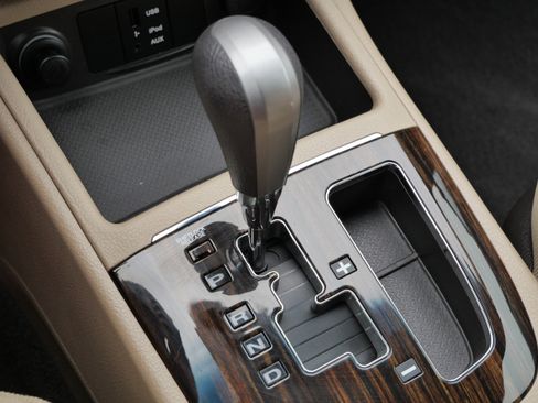 Used 2011 Hyundai Santa Fe GLS image 25