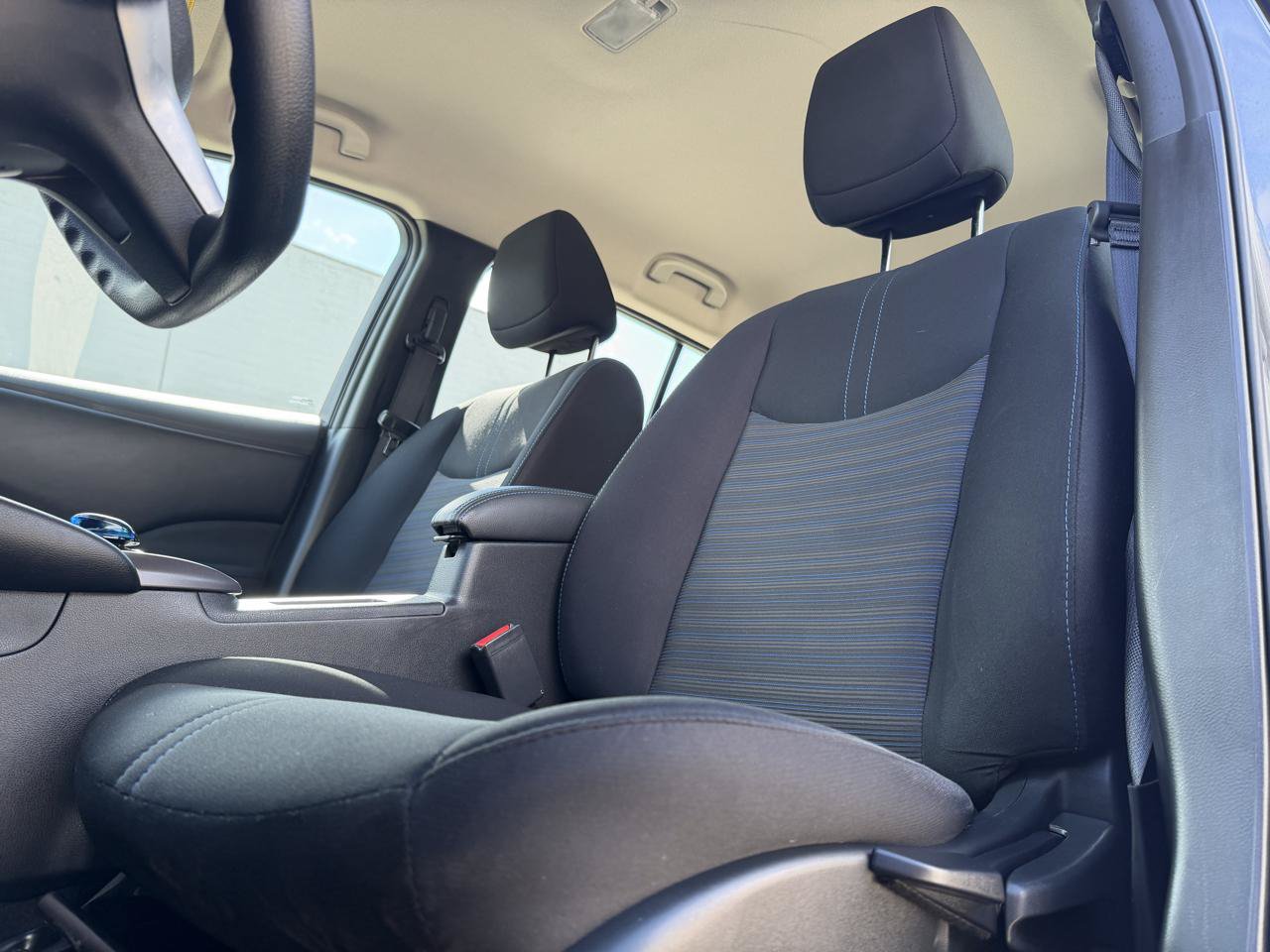 Used 2025 Nissan Leaf S FWD image 11