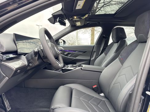 New 2026 BMW 540i xDrive w/ M Sport Package image 9