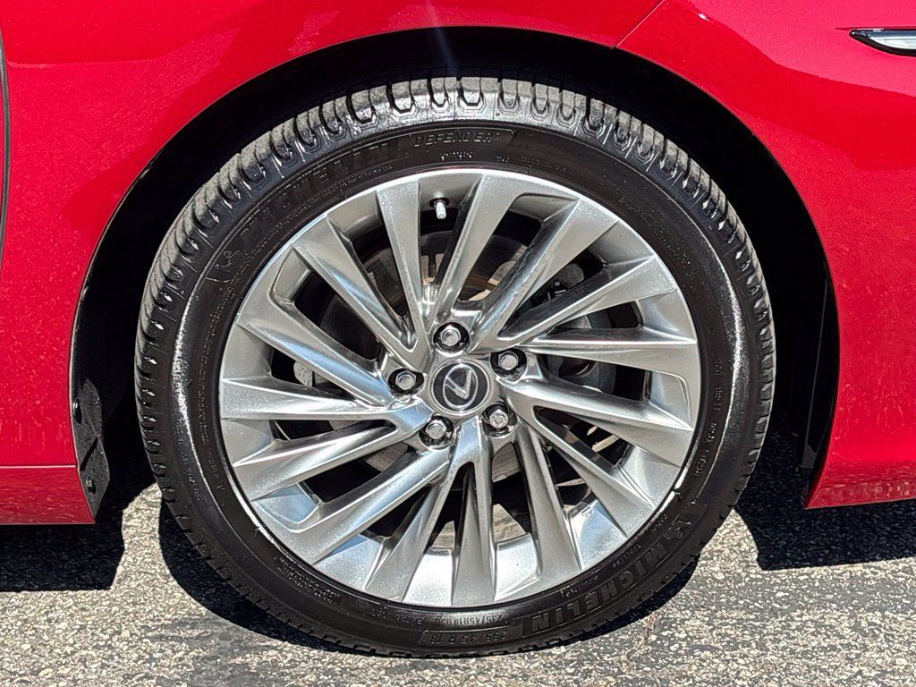 Used 2019 Lexus ES 300h w/ Accessory Package 2 FWD image 33