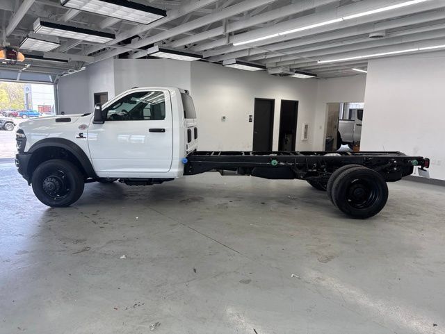 New 2026 RAM 5500 Tradesman AWD/4WD image 4