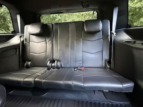 Used 2019 Cadillac Escalade Platinum AWD/4WD image 34