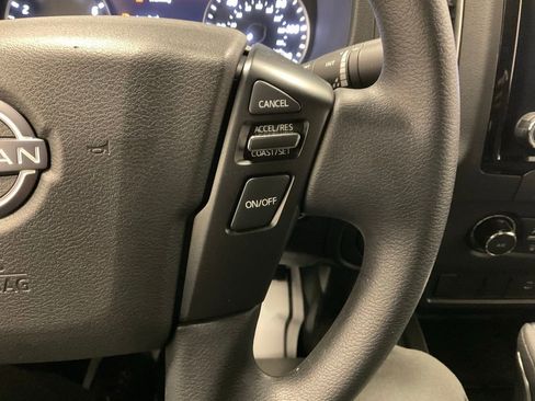 Used 2024 Nissan Frontier SV image 19