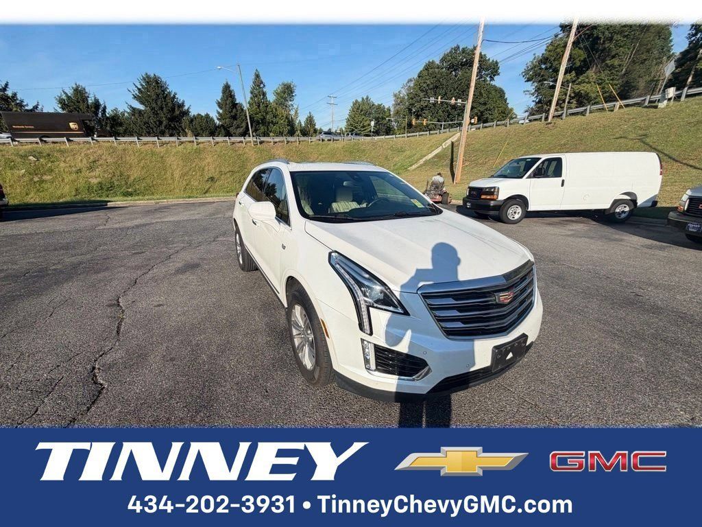 Used 2017 Cadillac XT5 Luxury w/ Driver Awareness Package AWD/4WD image 1