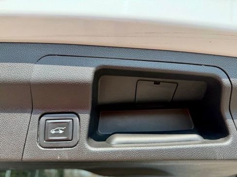 Used 2020 GMC Acadia SLT image 12