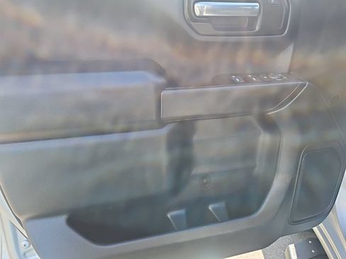 Used 2019 Chevrolet Silverado 1500 Custom Trail Boss w/ Custom Convenience Package AWD/4WD image 10