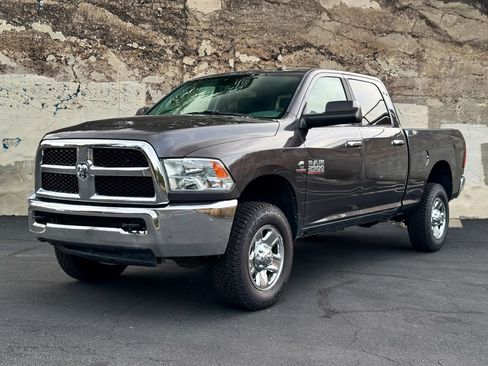 Used 2017 RAM 2500 SLT AWD/4WD image 9