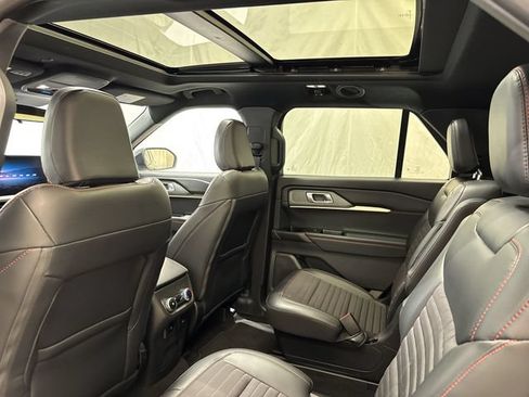 Used 2025 Ford Explorer ST-Line AWD/4WD image 14