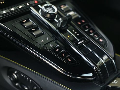Used 2025 Aston Martin V8 Vantage Coupe RWD image 60