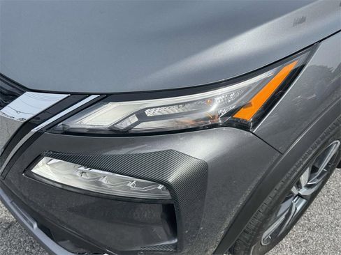 Used 2023 Nissan Rogue SL w/ SL Premium Package image 8