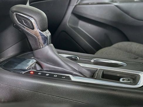 Used 2023 Chevrolet Equinox LT w/ Driver Convenience Package FWD image 19