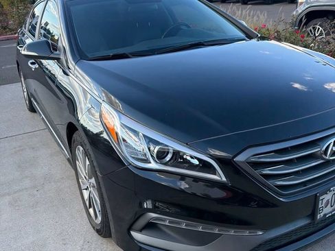 Used 2016 Hyundai Sonata Sport w/ Option Group 1V FWD image 2