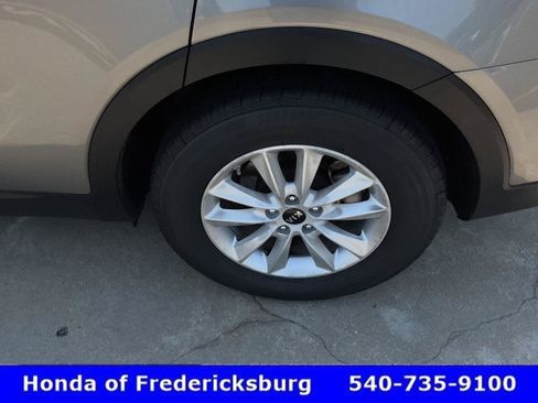 Used 2019 Kia Sorento FWD image 10