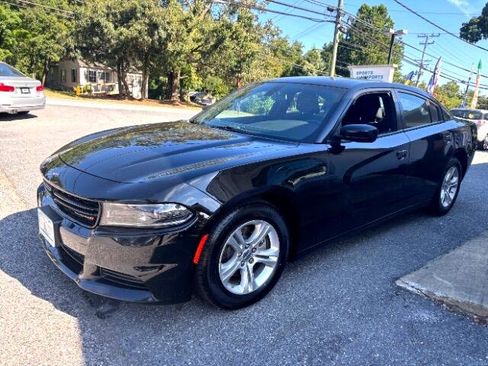 Used 2023 Dodge Charger SXT image 2
