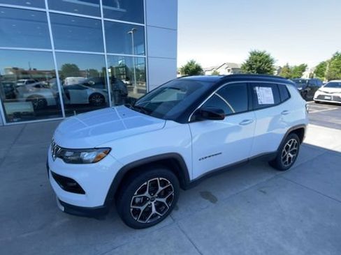 Used 2025 Jeep Compass Limited AWD/4WD image 6