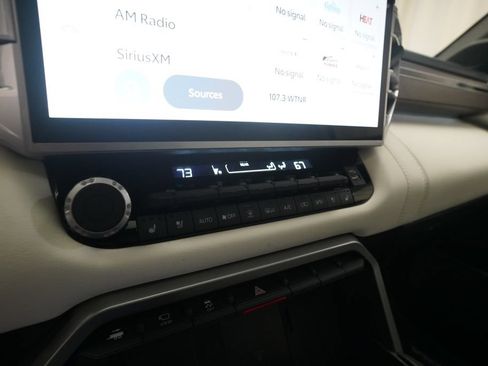 Used 2025 Toyota Sequoia Capstone AWD/4WD image 21