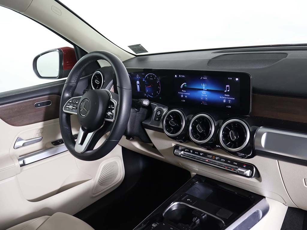 Used 2022 Mercedes-Benz GLB 250 4MATIC image 29