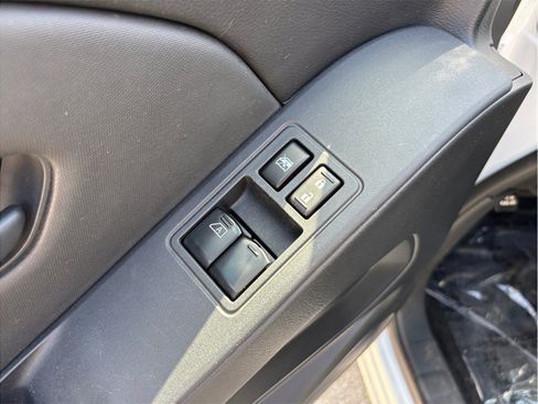 Used 2022 Nissan Frontier S RWD image 17