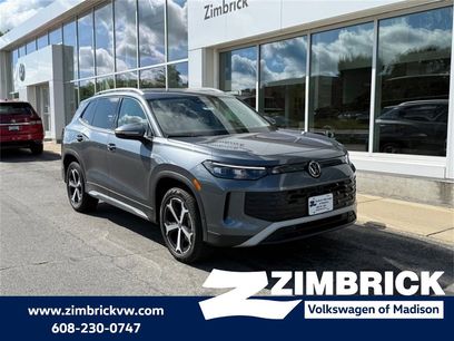 New 2025 Volkswagen Tiguan SE