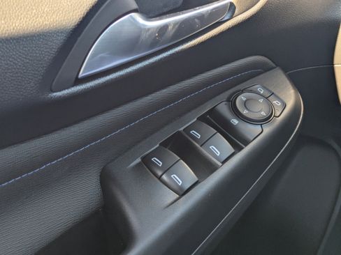 Used 2025 Buick Envista Sport Touring image 28