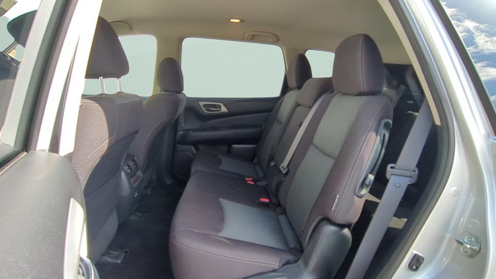 Used 2020 Nissan Pathfinder S FWD image 12