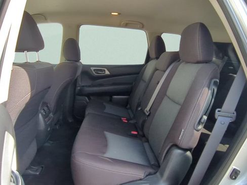Used 2020 Nissan Pathfinder S FWD image 12