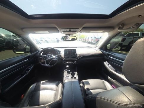 Used 2020 Nissan Altima 2.0 Platinum FWD image 18