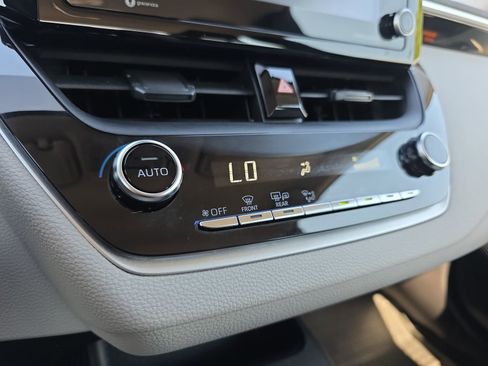 Used 2022 Toyota Corolla LE w/ LE Convenience Package FWD image 23
