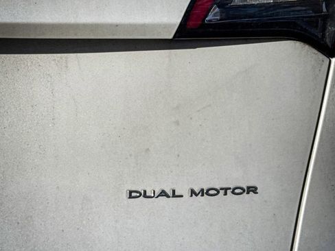 Used 2021 Tesla Model Y Long Range image 10