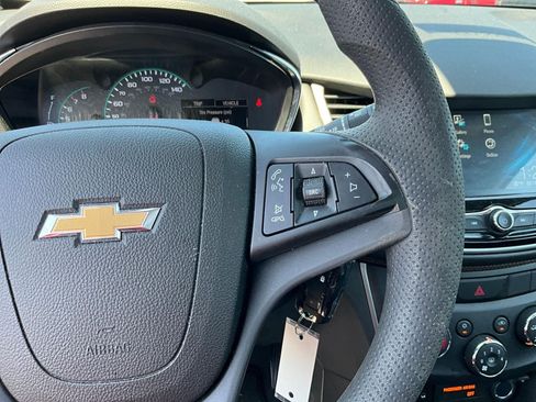Used 2017 Chevrolet Trax LS FWD image 11