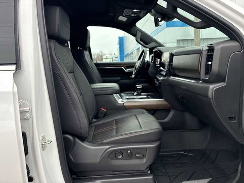 Certified 2023 Chevrolet Silverado 1500 High Country w/ Technology Package image 28