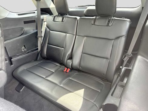 Used 2022 Ford Explorer XLT w/ Equipment Group 202A AWD/4WD image 20