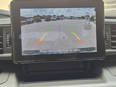 Used 2022 Ford Explorer XLT w/ Equipment Group 202A RWD image 15