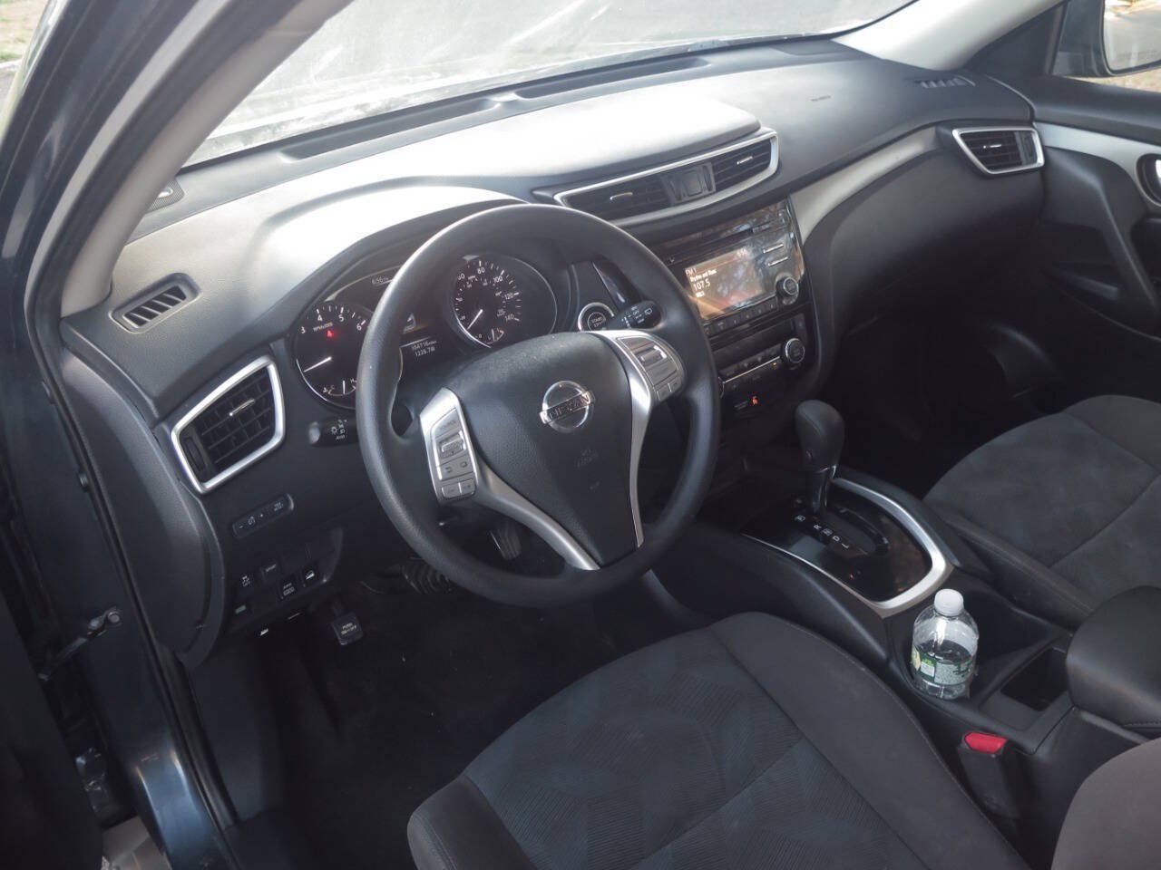 Used 2016 Nissan Rogue SV AWD/4WD image 8