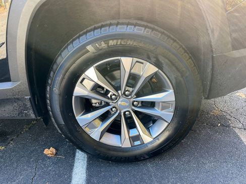 Used 2025 Chevrolet Equinox LT image 24