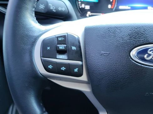 Used 2022 Ford Explorer XLT AWD/4WD image 12