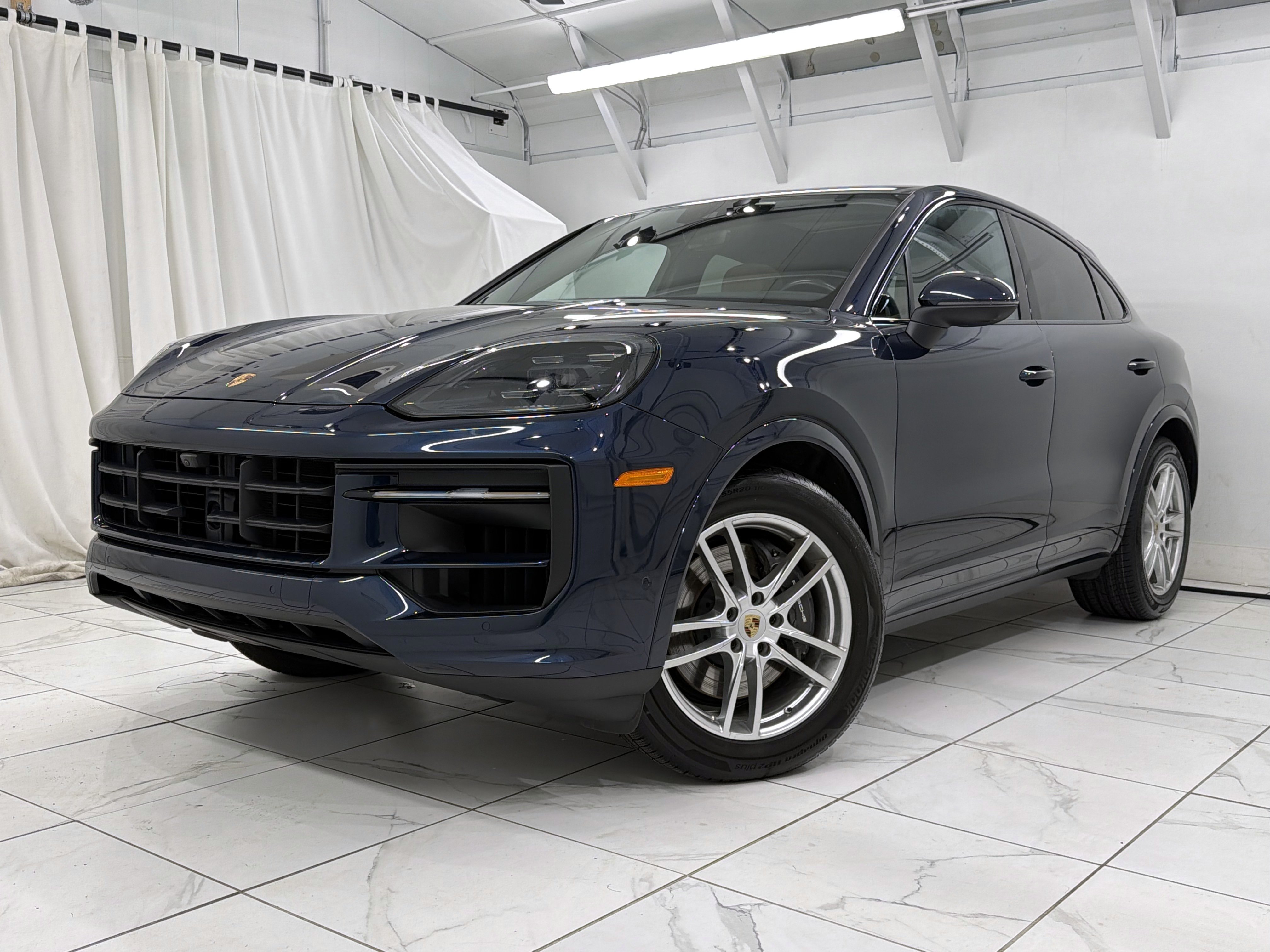 Certified 2024 Porsche Cayenne Coupe AWD/4WD image 6